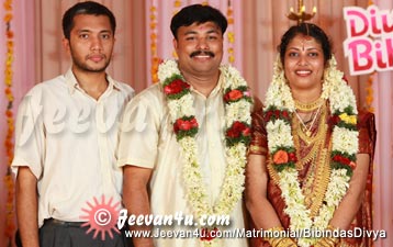 Anoop John with Bipindas Divya Wedding Photo